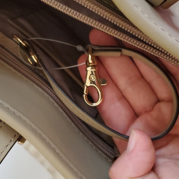 🤩New authentic Mikael kors jer set travel handbag - Picture 14 of 17